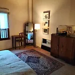 La Maison Sous Le Château Couette-café 3*