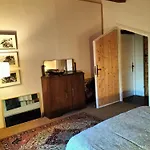 La Maison Sous Le Château Couette-café