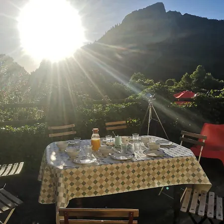 La Maison Sous Le Chateau לינה וארוחת בוקר