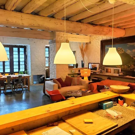 לינה וארוחת בוקר La Maison Sous Le Chateau 3*