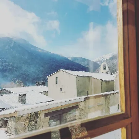 La Maison Sous Le Chateau 3* Montségur