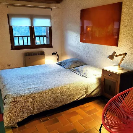 לינה וארוחת בוקר La Maison Sous Le Chateau Montségur