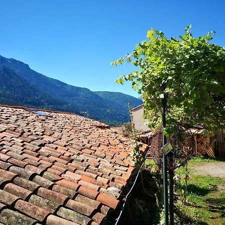 La Maison Sous Le Chateau לינה וארוחת בוקר