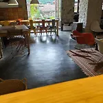 La Maison Sous Le Château Couette-café